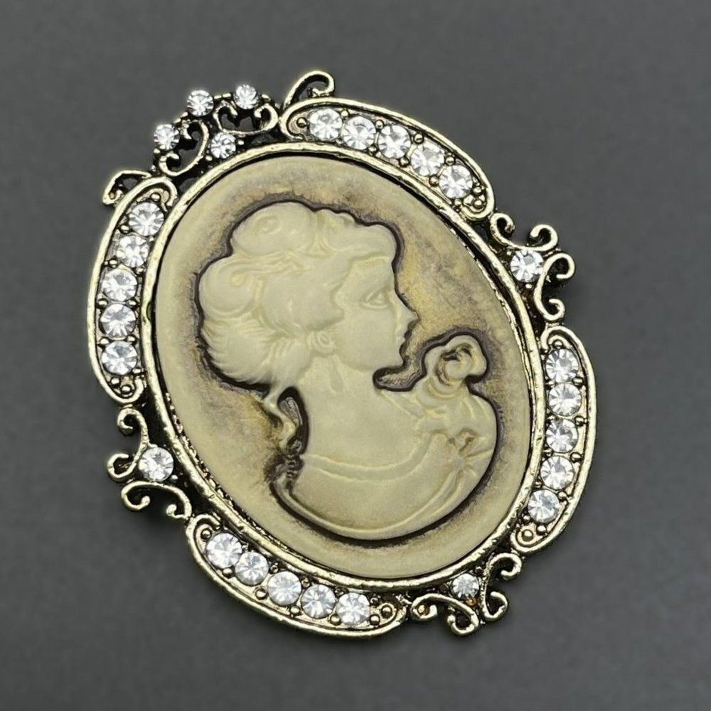 Yellow Gold with Diamond Crystal Victorian Lady Maiden Cameo Pin Back Brooch